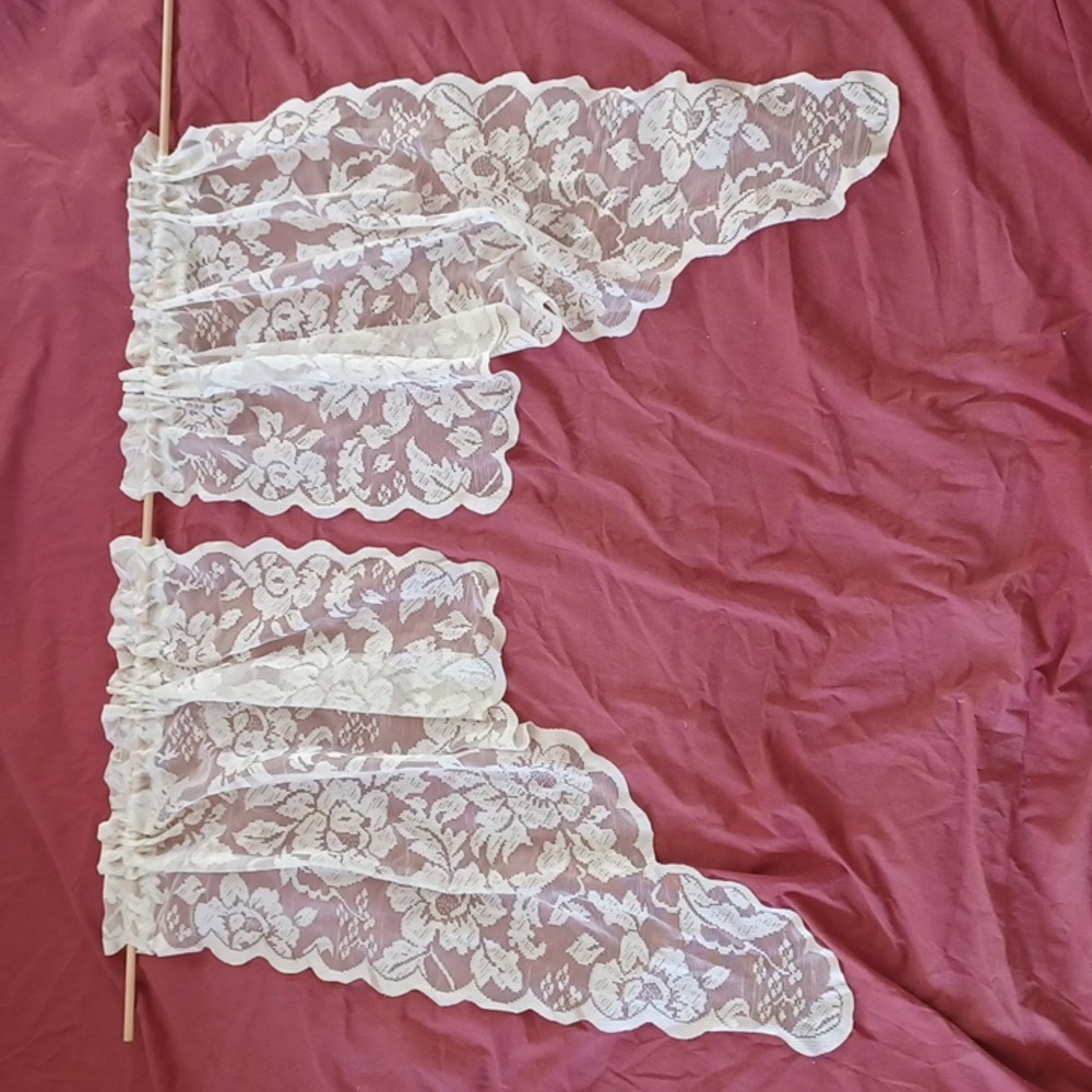 2 PIECE SET EUC Mainstays Sheer Lace Swag Valance Curtains in Cream